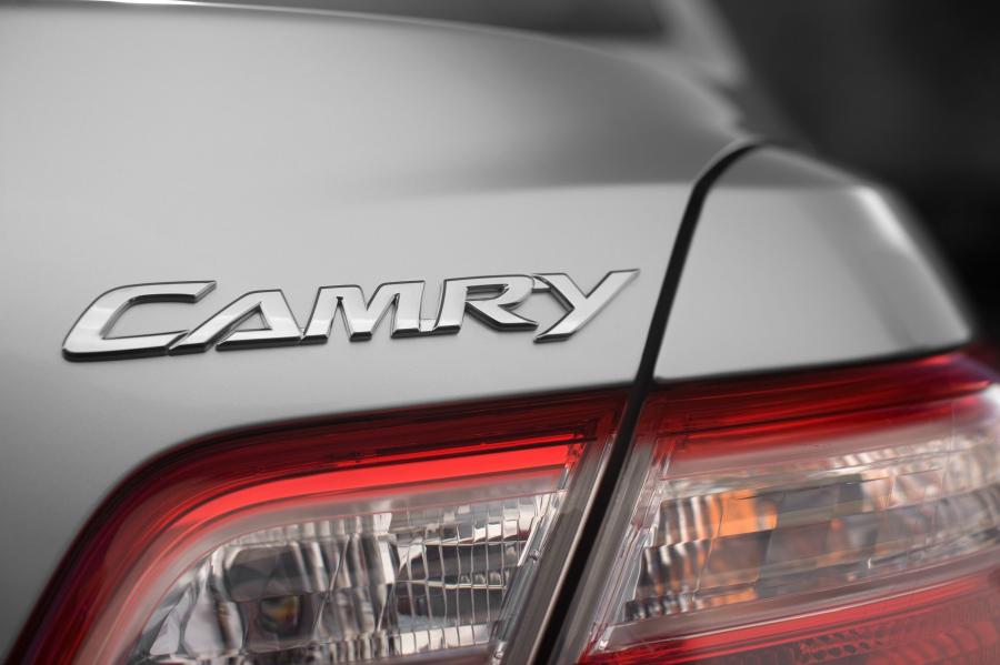  Toyota Camry 2010 года  (фото 26 из 52)